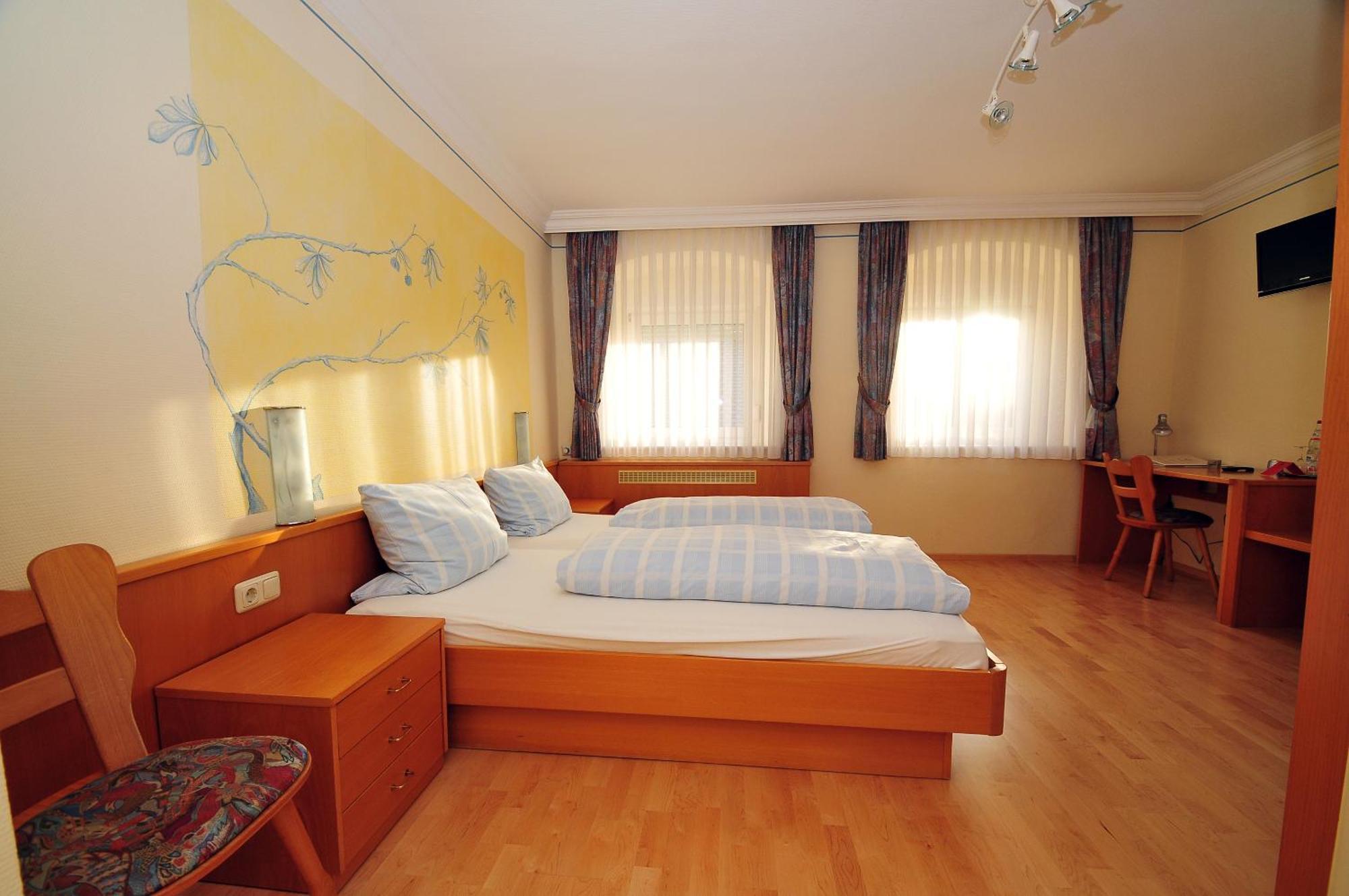 Wallfahrtswirt Wemding Luaran gambar